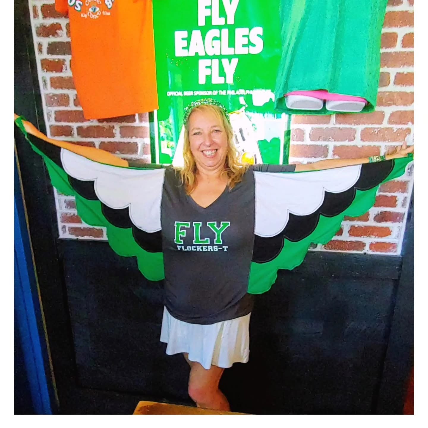 Flockers-T FLY Women's V-neck Tee